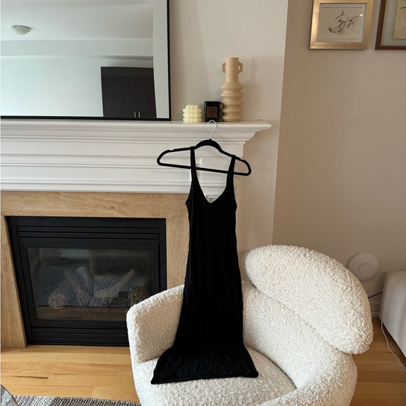 Aritzia Wilfred free black bodycon midi dress in size small - Picture 3 of 6